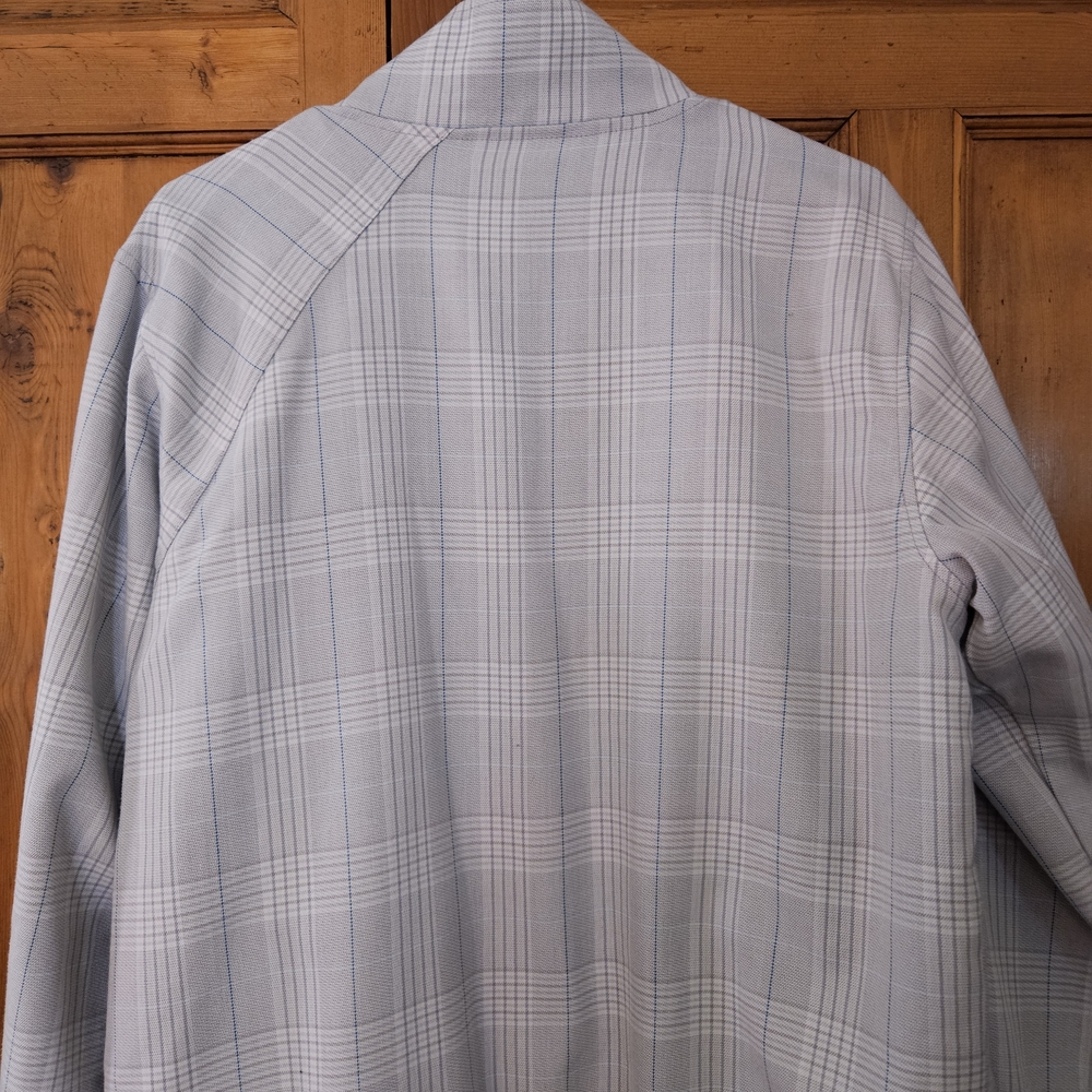 Men's Stylish Gray Plaid Jacket With Detailed Lining - Picture 9 of 11